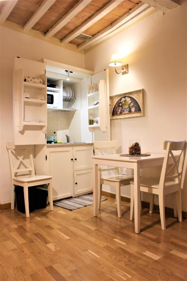Romantic Suite Губио Екстериор снимка