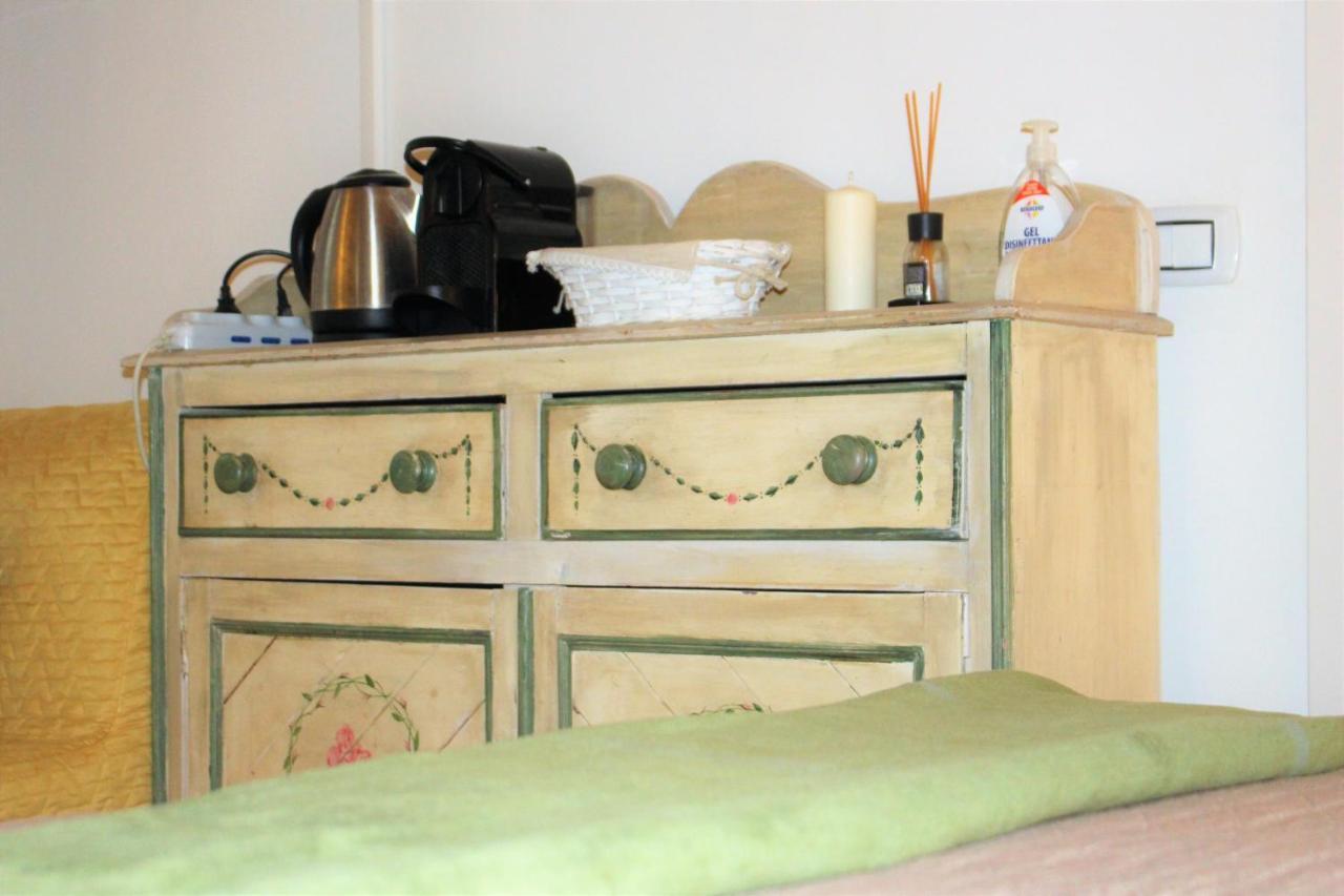 Romantic Suite Губио Екстериор снимка