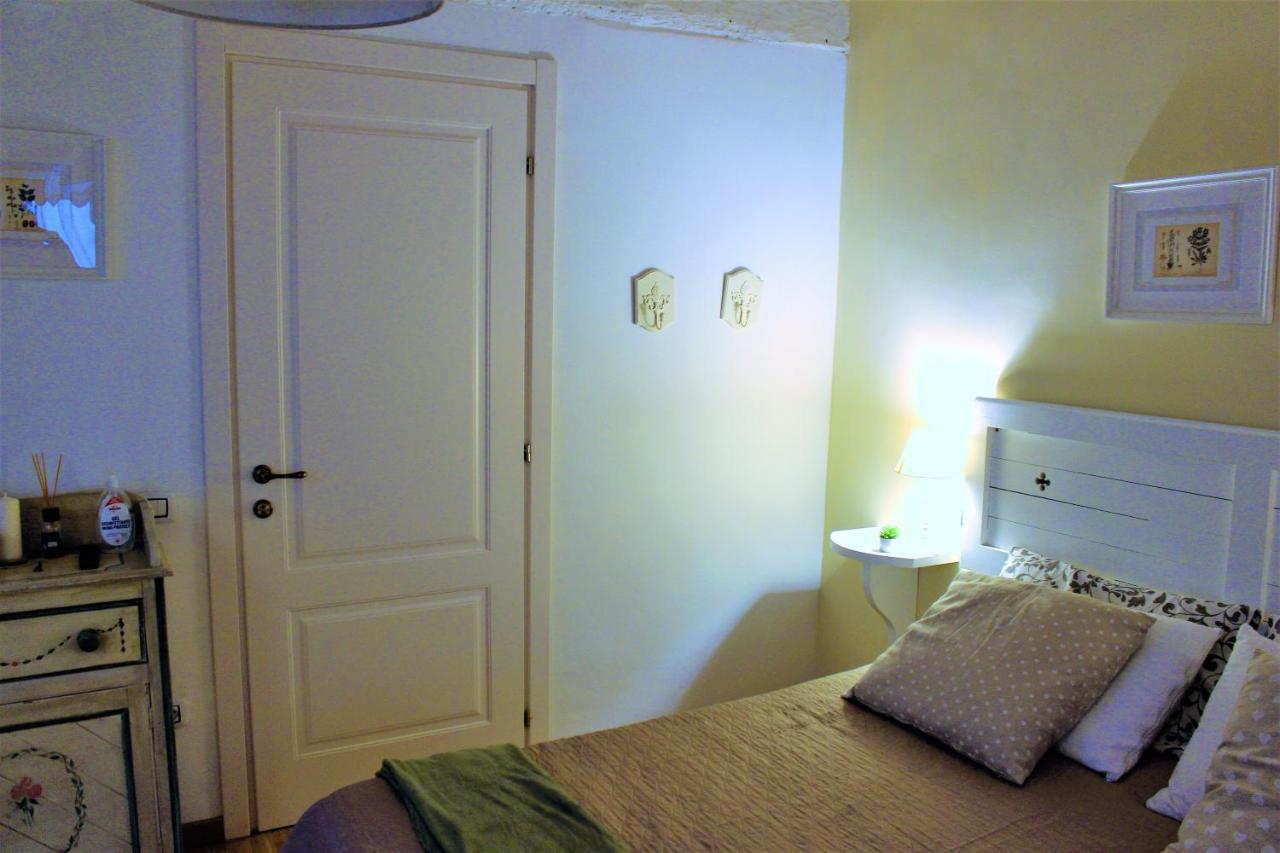 Romantic Suite Губио Екстериор снимка