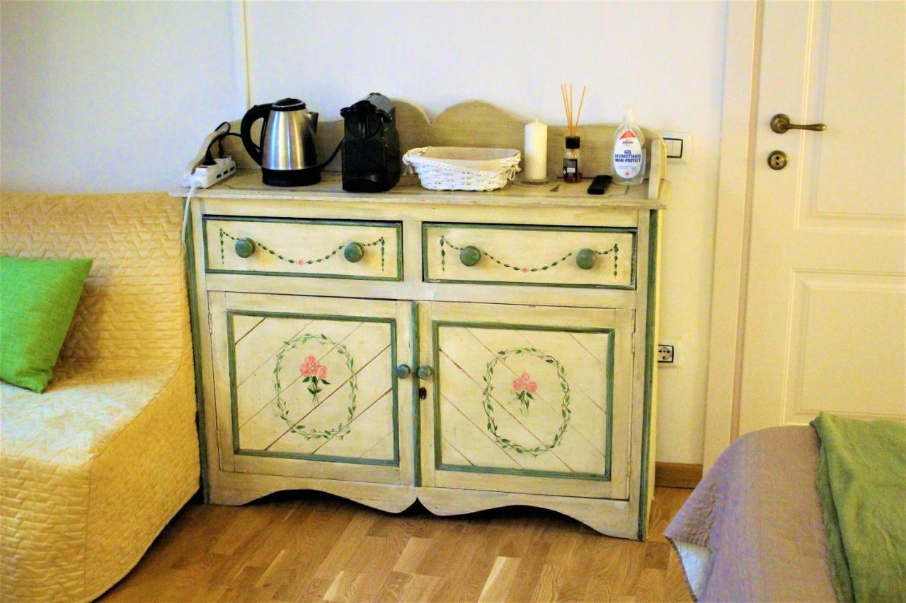 Romantic Suite Губио Екстериор снимка